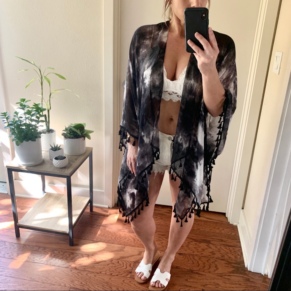 | tie-dye tassel coverup kimono • black |